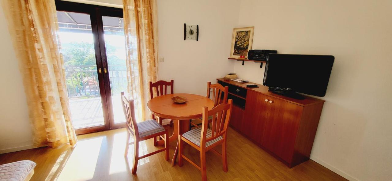 Apartments Italo By El-Pi Tours Njivice Buitenkant foto