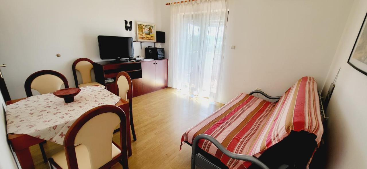 Apartments Italo By El-Pi Tours Njivice Buitenkant foto
