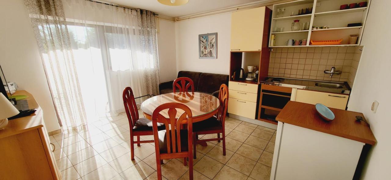 Apartments Italo By El-Pi Tours Njivice Buitenkant foto